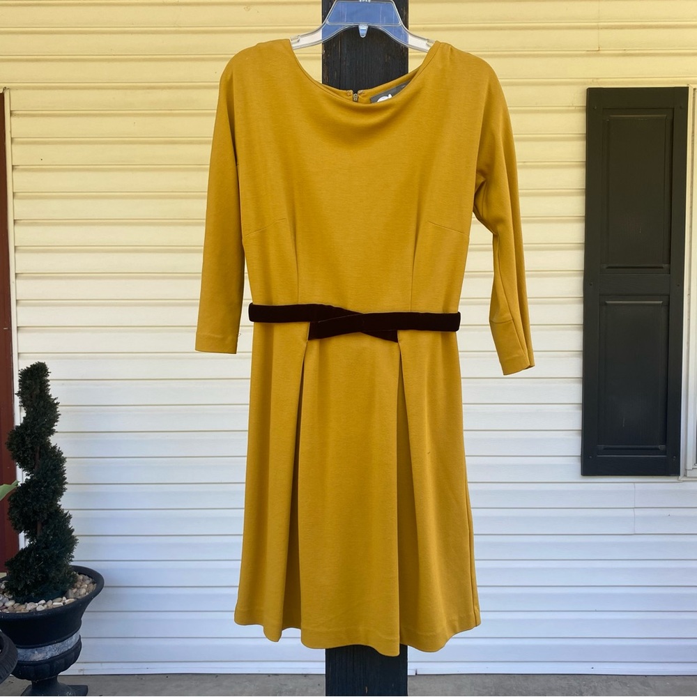 Anthropologie Gold 3/4 sleeve dress with velvet belt and pockets. Size Small